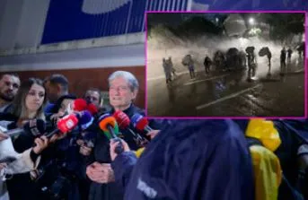 “Squllet” protesta e PD, Hita nuk lejon marshimin drejt ministrive, policia i “rrethon” në bulevard, militantët u…