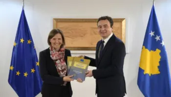 “Statusi kandidat duhet të fitohet”/ Ambasadorja e BE mesazh Kurtit: Punoni për demokraci të qëndrueshme!