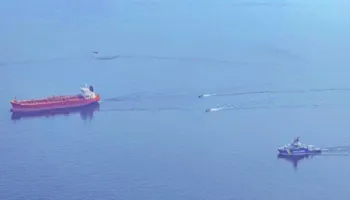 Suedia sekuestron një anije me flamur të rremë sirian/ Rezulton të jetë pjesë e “flotës fantazmë” ruse, transportonte naftë bruto drejt…