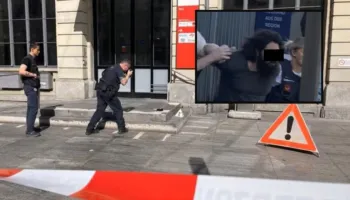 Sulm me thikë në një stacion treni në Zvicër, tre të plagosur, sulmuesi bërtiti “Allahu Ekber”