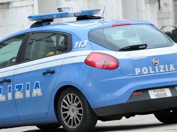 Sulm seksual dhe grabitje ndaj një vajze të re në Milano/ Arrestohen dy vëllezërit ukrainas, i mituri abuzoi me viktimën