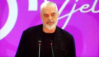 Sulmet e opozitës, Rama: S’kanë lënë gjë pa thënë për familjen dhe të vdekurit në shtëpinë time, kurrë s’i jam përgjigjur