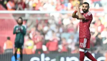 Sulmuesi/ Salah përshëndetet si legjendë nga Liverpuli