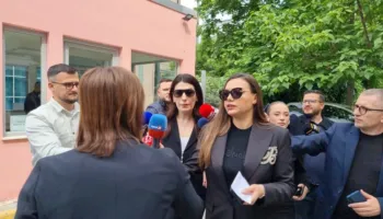 SYRI TV/ Ish-drejtoresha e AKSHI-t paraqitet në SPAK, zbaton masën detyrim paraqitje