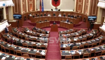 SYRI TV/ Përplasje mes kampit socialist në Kuvend, Braçe sulmon Ballën dhe ministrin Salla
