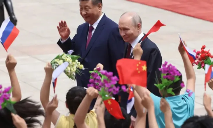 Tapet i kuq për Putinin në Pekin/ Rusia kërkon forcimin e aleancës me Kinën, Xi sulmon “hegjemoninë unilaterale”