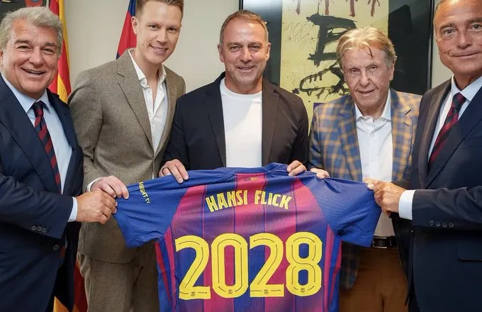 Te Barcelona përshendesin Levandovskin dhe blindojnë trajnerin Flik