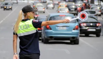 Të dehur në makinë, Policia kërkon 279 mijë pajisje për të kapur abuzuesit