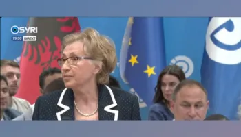 ‘Të rinjtë të merren me thelbin’/ Ish-diplomatja: Jemi në prapavijë, por do t’ju mbështesim për ‘çlirimin’ e Shqipërisë