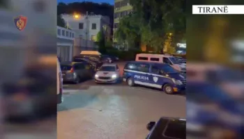Të shpallur në kërkim për drogë/ Arrestohen dy të rinjtë në Tiranë, njëri prej tyre do ekstradohet në Itali