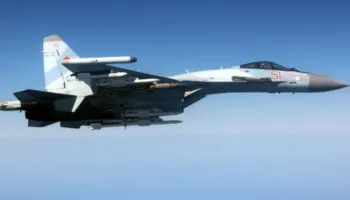 Tension mbi Detin e Zi, avionë rusë i afrohen rrezikshëm mjetit spiun britanik