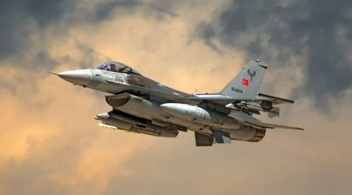 Tension në ajër në Egje, avionët turq kalojnë hapësirën greke