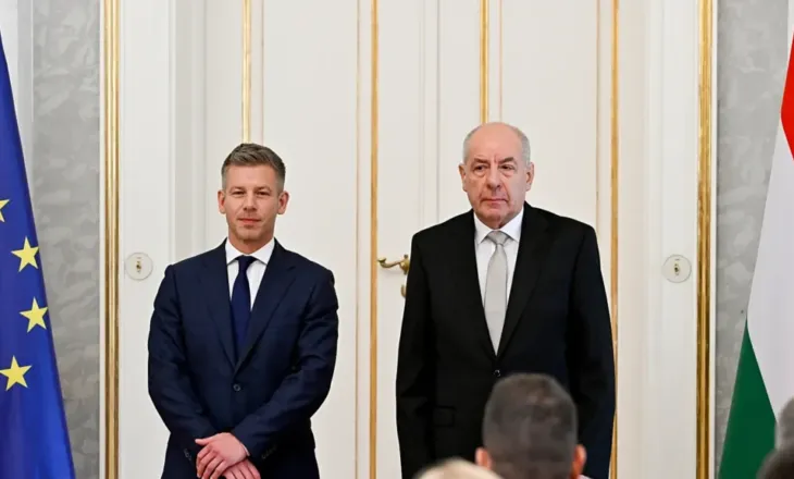 Tensione në Budapest, presidenti sfidon kërkesën e kryeministrit të ri: Nuk e jap dorëheqjen!