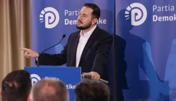 Tensionet në zgjedhjet e PD në Korçë, Salianji: Demokratët nuk janë dele, Berisha ka bërë pakt me Ramën që…