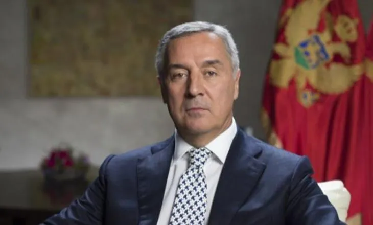 “Tentuan të destablizojnë Kosovën përmes kompromentimit të KFOR”/ Ish-presidenti malazez, Gjukanoviç akuza Serbisë