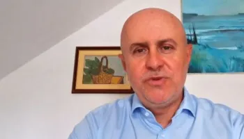 ‘Terapia hormonale nuk duhet lejuar tek adoleshentët’, eksperti Dasho ngre alarmin: Sjell pasoja të pakthyeshme!
