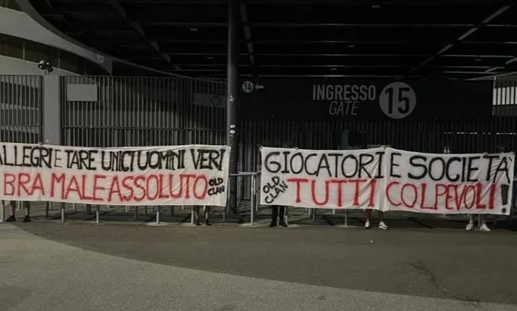 Tifozët e Milanit kundër pronarëve, vijojnë protestat: Tare dhe Allegri burra të vërtetë, Ibra e keqja absolute