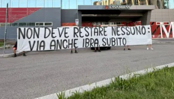 Tifozët e Milanit nuk e duan: Të largohet edhe Ibrahimoviçi menjëherë