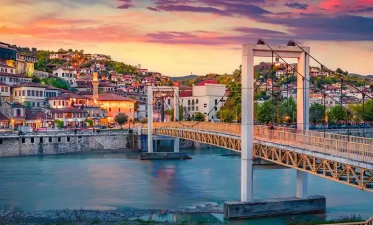 “Times Kuwait”: Shqipëria po kthehet në destinacionin tërheqës për turistët dhe investitorët nga Gjiri