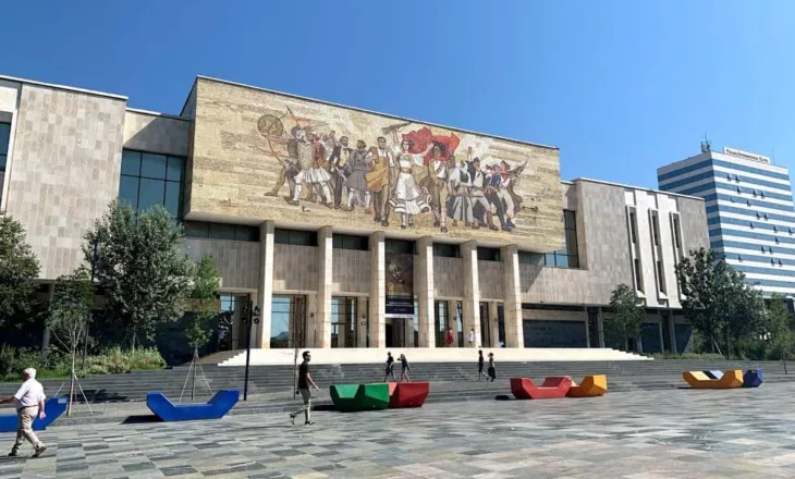 “Tirana, një destinacion turistik në rritje në Ballkan”/ “Travel Tomorrow” vlerëson kryeqytetin shqiptar si shembull zhvillimi