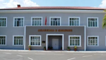 Tiranë/ Helmohen 40 studentë të Akademisë së Sigurisë