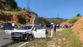 Tragjedi në aksin Bulqizë-Klos, një i vdekur dhe katër të plagosur pas përplasjes së dy automjeteve
