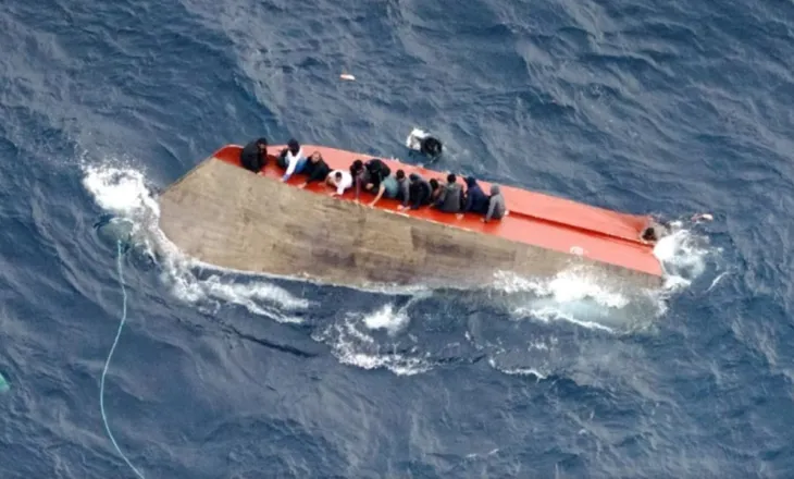 Tragjedi në Detin Mesdhe/ Mbytet varka me emigrantë që ishte nisur për në Greqi, 17 persona humbin jetën