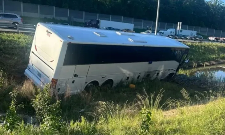 Tragjedi në SHBA! Autobusi me pasagjerë përplaset me 6 makina, 5 të vdekur dhe 34 të plagosur!