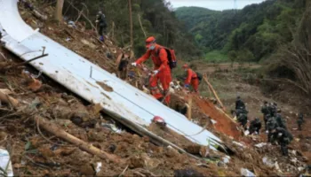 Tragjedia ajrore në Kinë me 132 të vdekur, dokumenti: Pilotët çaktivizuan motorët dhe shtynë lëvat drejt rënies