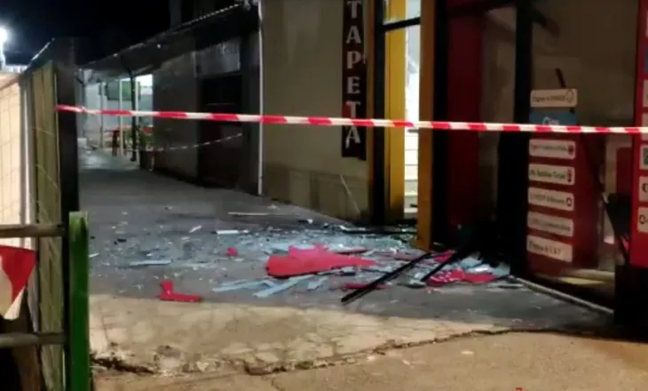 Tronditet Laçi! Shpërthim me tritol në derën e një dyqani, vetëm dëme materiale