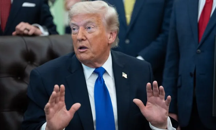 Trump refuzon të veshë jelekun antiplumb për daljet publike: Dukem 10 kg më i shëndoshë
