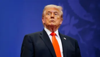 Trump tërheq vullnetarisht padinë prej 10 miliardë dollarësh kundër zyrës tatimore të SHBA-së, çfarë ia ndryshoi mendjen presidentit amerikan?