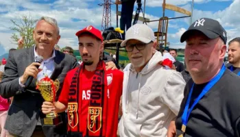 Turneu i luajtur në vendin që Zoti ka bërë art, legjendat e futbollit shqiptar shkojnë në Peshkopi
