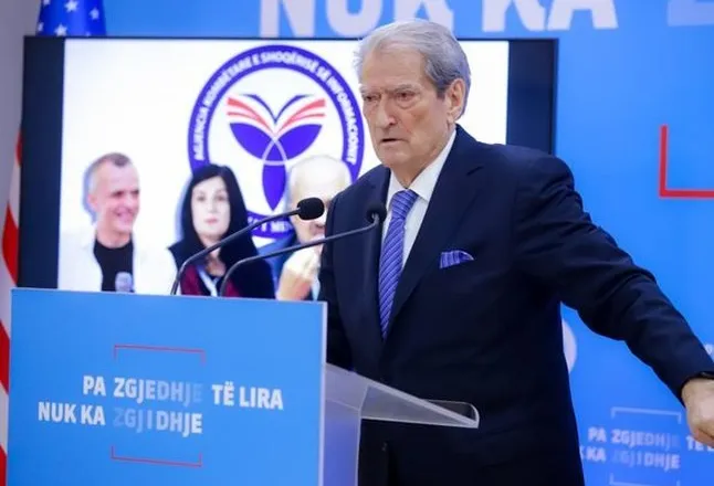 U arrestua për grup kriminal dhe grabitje personi e me vila, apartamente, makina luksoze dhe…/ Berisha: Mirlinda Karçanaj u lirua nga ish-ministri i PS-së