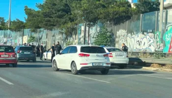U arrestuan në Greqi pas plagosjes së pakistanezit, kush janë dy të rinjtë nga Saranda. Njëri dyshohet se…