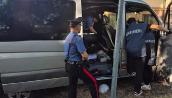 U kapën duke transportuar 5 kilogramë kokainë me një furgon/ Arrestohen tre të rinjtë shqiptarë në Itali, u sekuestrohen mbi 6 mijë euro cash