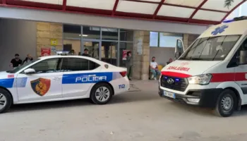 U konfliktuan për një borxh prej 100 mijë lekësh të vjetra/ Plagoset me thikë në bark i riu në Korçë, identifikohet autori