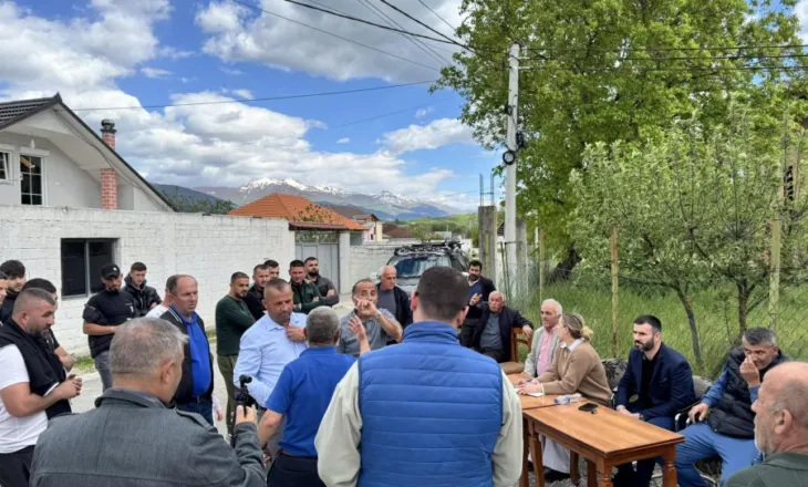 ‘U mashtruam’ Banorët e fshatit Gjoricë: Do na kthejnë kullotat në parqe fotovoltaike