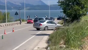U përplas nga makina në Pogradec, ndërron jetë në spital i moshuari