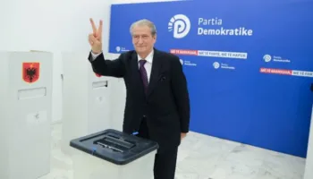 U rikonfirmua si kryetar i Partisë Demokratike, IDC-CDI uron Berishën