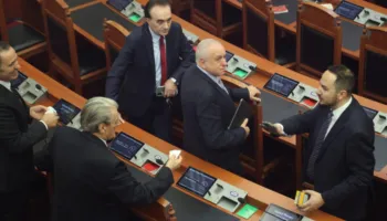 “U shit në burg”, Berisha akuza të forta për Salianjin: Ha dreka e darka me kriminelë