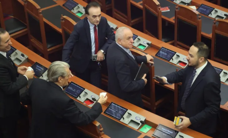 “U shit në burg”, Berisha akuza të forta për Salianjin: Ha dreka e darka me kriminelë