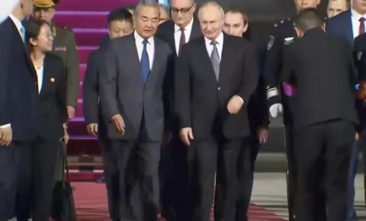 Ukraina dhe Irani në fokus/ Putin mbërrin në Pekin, pritet takimi me Xi Jinping