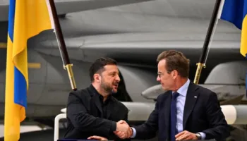 Ukraina do të blejë 20 avionë të rinj luftarakë “Gripen” nga Suedia