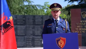 “Uniforma, vijë e padukshme mes jetës dhe sakrificës”/ Nderohen policët e rënë në krye të detyrës, flet Hita