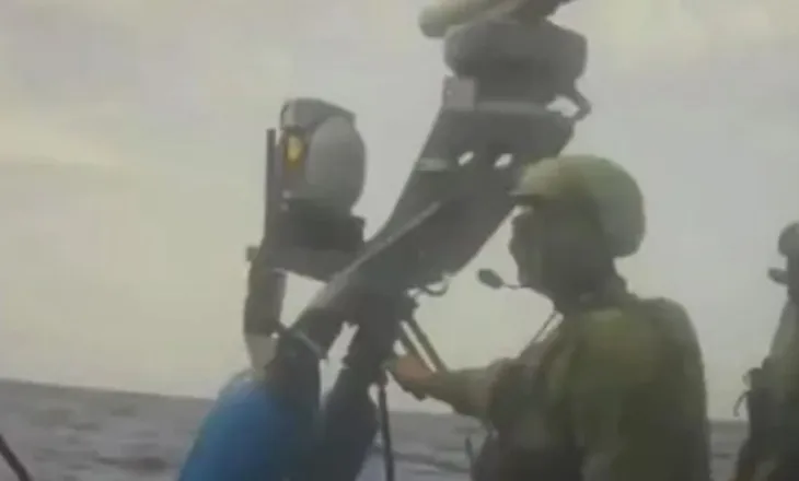 Ushtria izraelite sulmon flotën humanitare që shkonte në Gaza