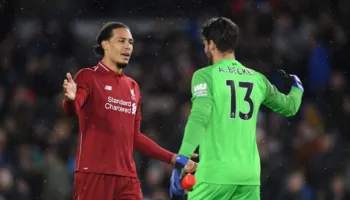Van Dijk: Shpresoj që ai të qëndrojë te Liverpool, është portieri më i mirë në botë