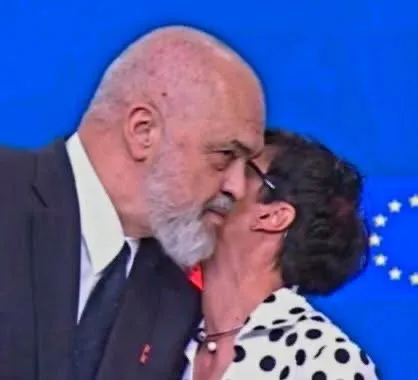 Vasili: BE flet per reforma imagjinare ne Shqiperi, ndersa narkoshteti marshon dhe puthet me Kos!