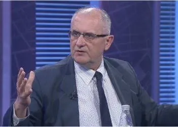 Vasili: Kujt i duhet kompromisi per Rregulloren, qe nuk sjell Ramen ne kuvend dhe blindon Xhafen?!