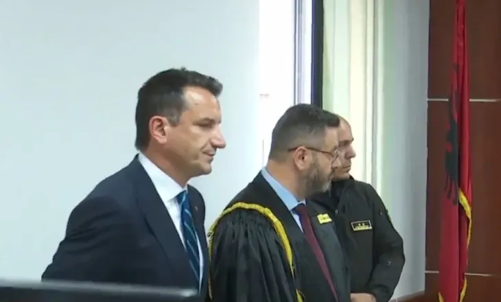 Veliaj në “Administrative”: Mbi mua dhe familjen time është bërë “veting”, po më mohohen të drejtat